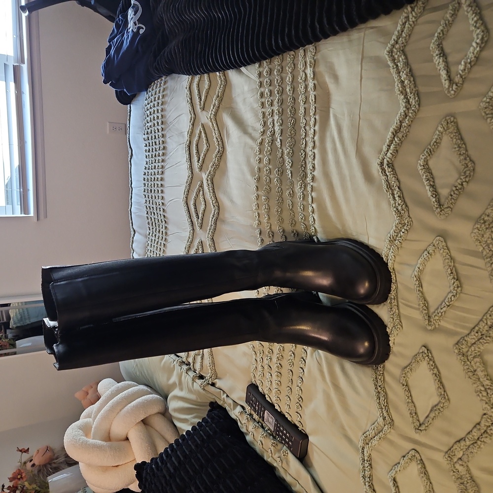 Boots - Picture 3 of 3
